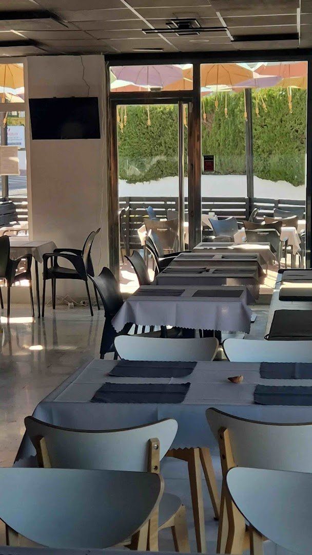 Interior de Boca Boca con terraza exterior